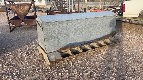16 bay Pig Feeder