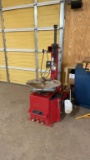 Pneumatic tire machine