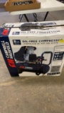 CH 8gal oil-free air compressor