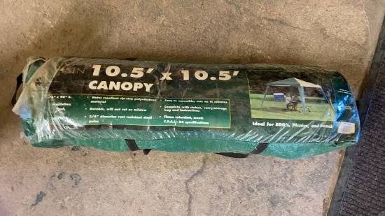 10.5’x 10.5’ canopy