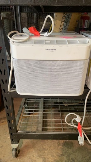 Refurbished Frigidaire 115v/10,000btu window a/c