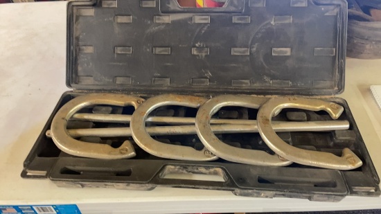 Horseshoe set