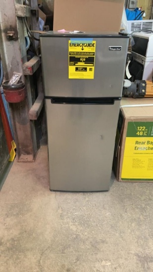 Magic Chef 4.5cu ft 2 door refrigerator