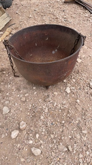 Cast iron boiling pot