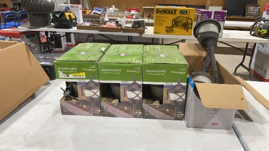 Lot of 4 landscaping lights