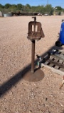 Pipe vice on stand