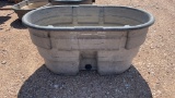 100 gal Rubbermaid water tank-no leaks