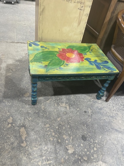 Decorative coffee table