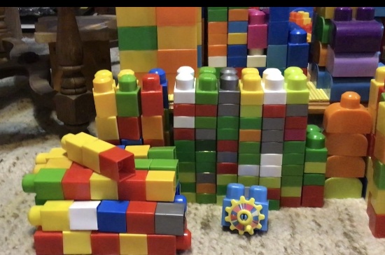2 tubs of Duplo building blocks & vehicles