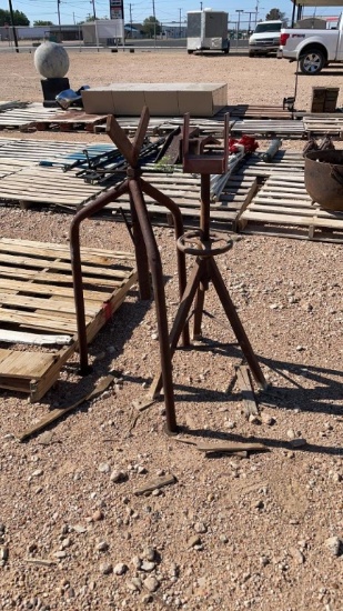 2 pipe stands