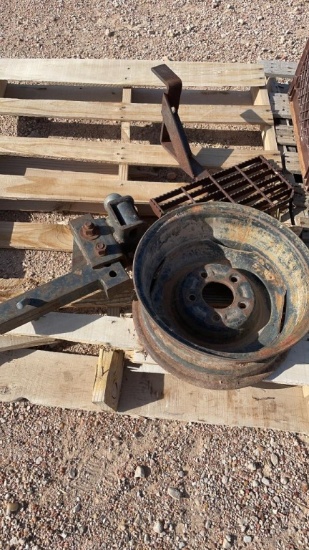 Metal step,receiver hitch & wheel