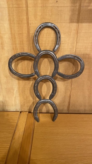 18” horseshoe cross