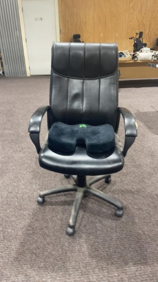 Office chair & lumbar cushion