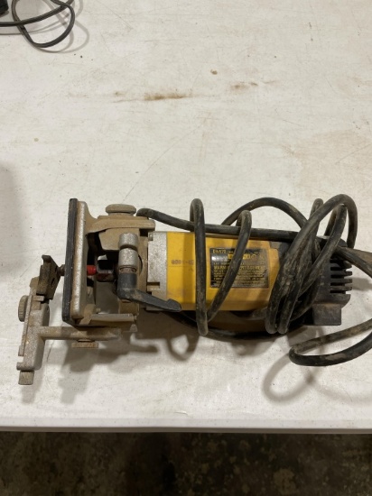 DeWalt trim router