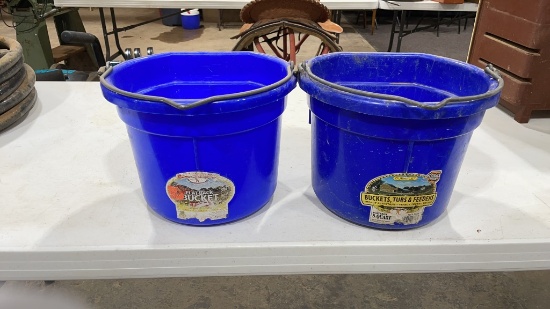 Lot of 2 flat back buckets