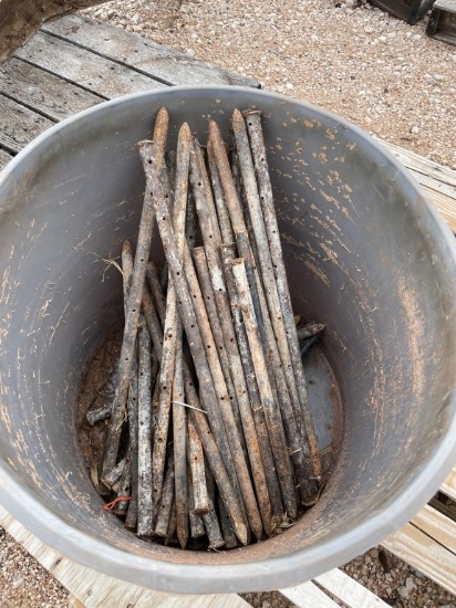 Bucket of forming stakes