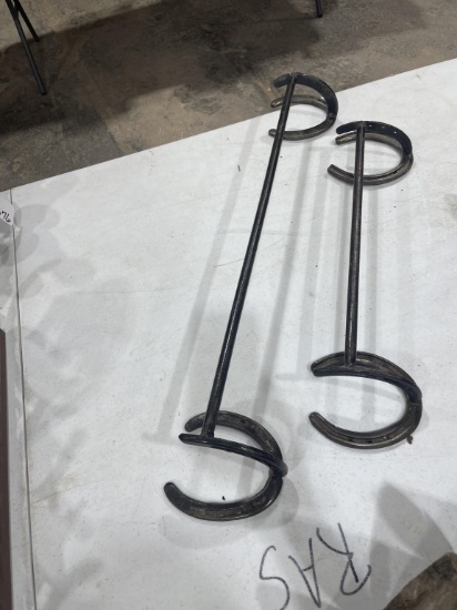 2 Horseshoe Towel Holders
