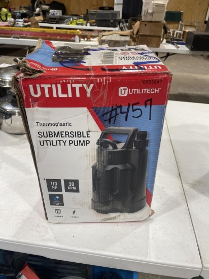 Submersible utility pump
