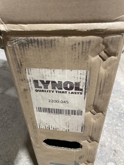 New Lynol 2200-045 radiator for Freightliner