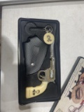 Collectors gun knife set