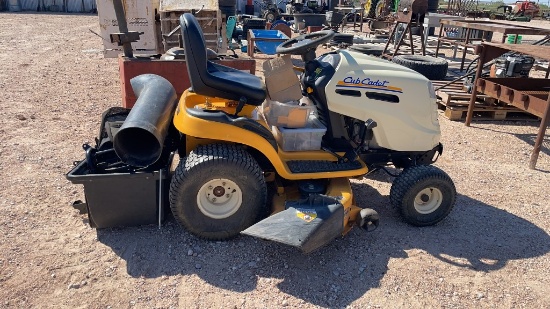 Cub Cadet 46in riding mower w/catcher