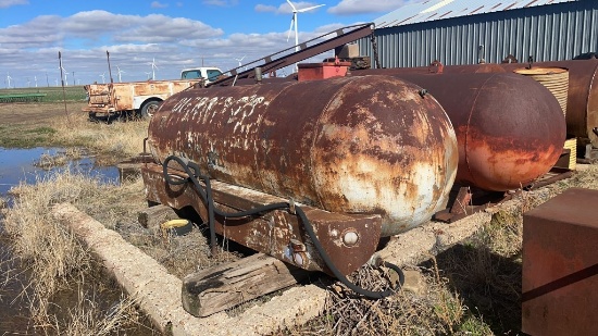 Nurse tank made from propane truck