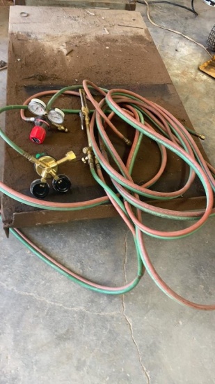 Cutting torch regulator & hose