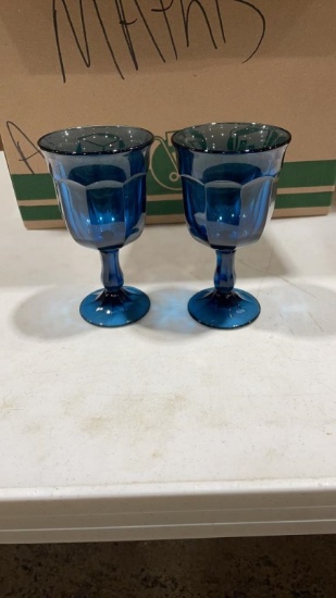 Box of glasses/blue goblets
