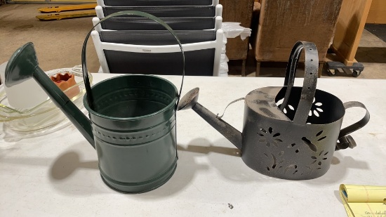 2 watering cans
