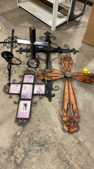 Lot of misc cross decor