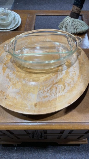 Lazy Susan & 2 Pyrex dishes