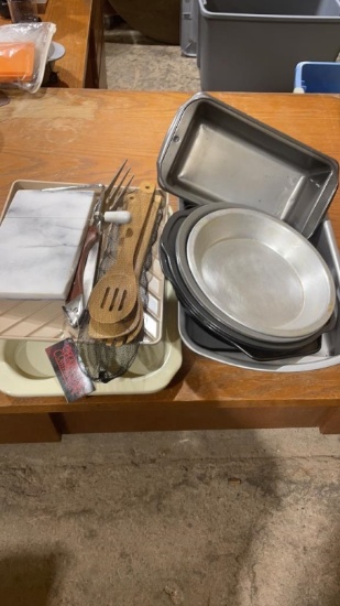 Lot of bakeware