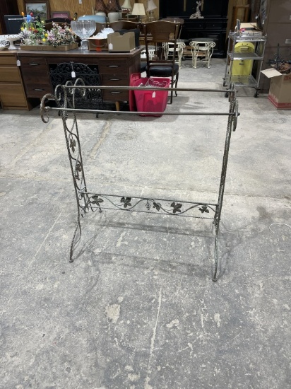 Metal quilt rack