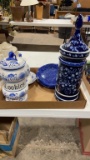 Box of cookie jars, ceramic stovetop utensil