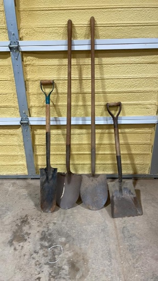 Lot of 4 shovels & spades