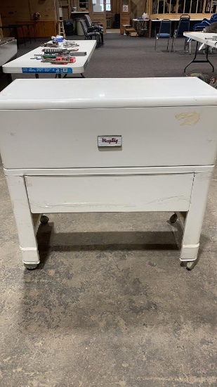 1952 MAYTAG ironer