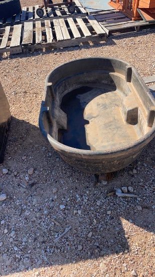 Rubbermaid Water Trough