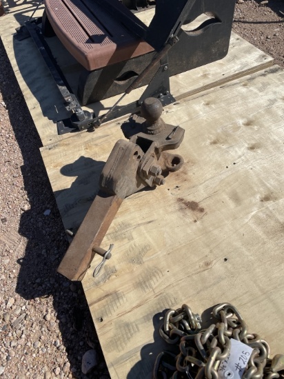 Adjustable receiver hitch