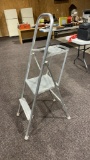 4-1/2’ Step Ladder
