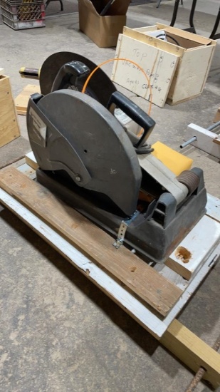 Black & Decker chop saw w/extra blades