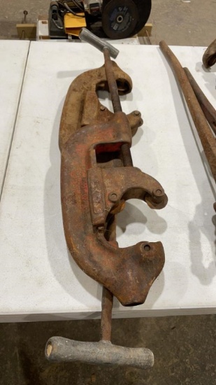 Lot of 2—2”-4” pipe cutters