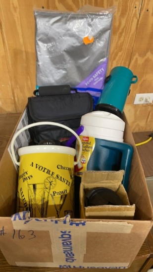 Box of insulated bags,thermos,tubbler & ice bucket