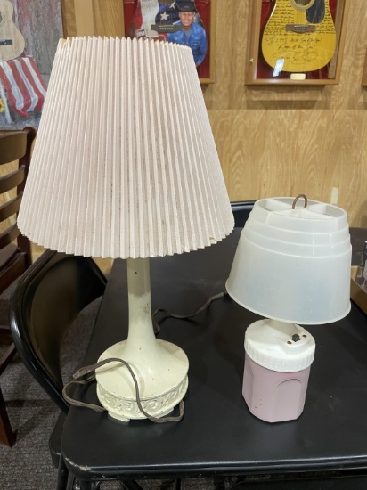 2 lamps