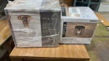 2 Flush mount ceiling fixtures