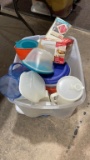 Tub of misc plasticware