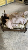 Doll beds & dolls