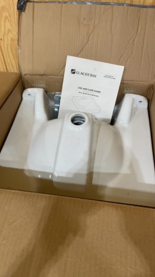 Wall mount sink-white