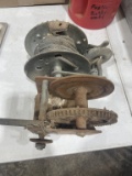 Lot of 2 hand winches
