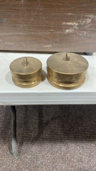 2 brass plugs