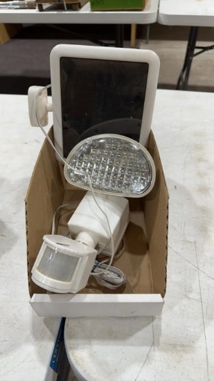 Solar power outdoor light